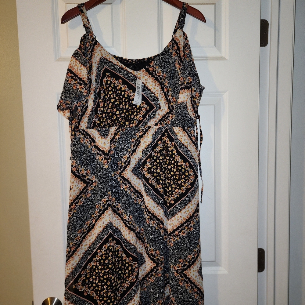 Torrid Black and Cream Floral Maxi Dress